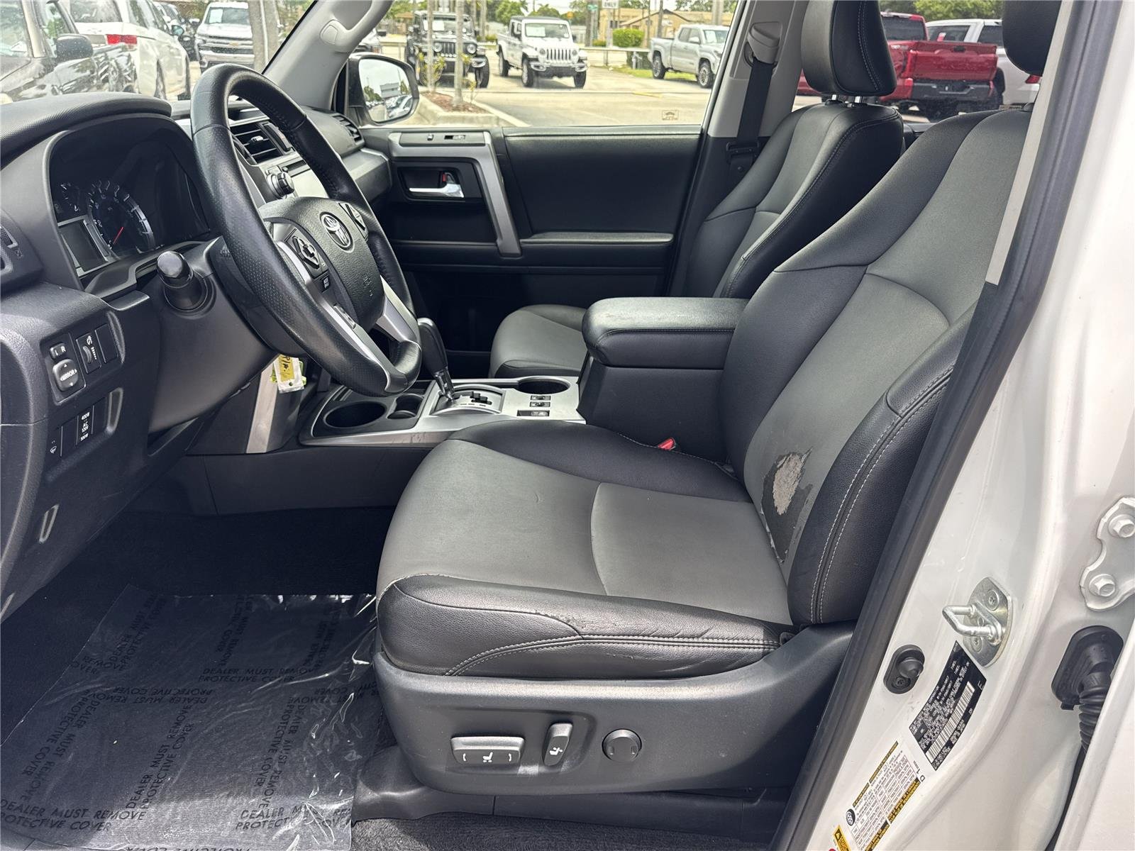 Used 2018 Super White Toyota SR5 Premium image 7