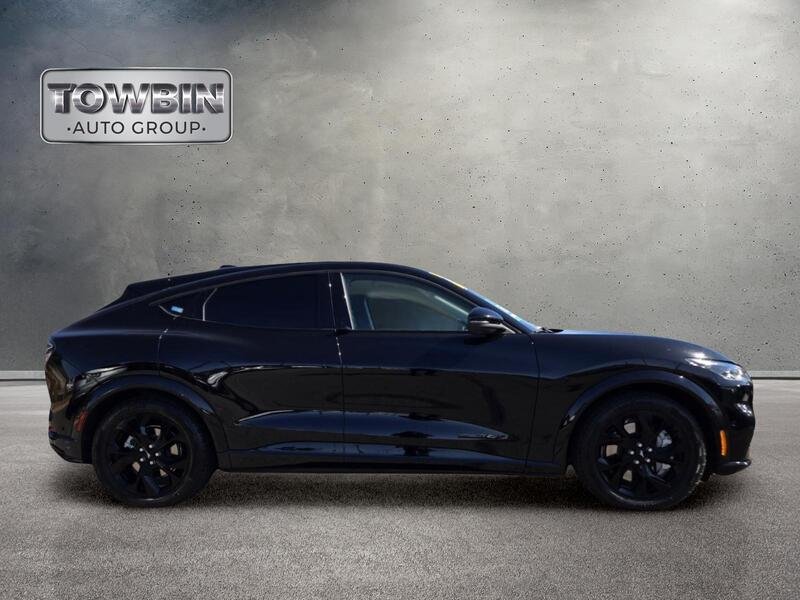 Used 2023 Shadow Black FORD PREMIUM AWD image 3