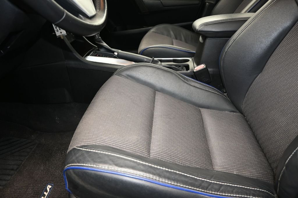 Used 2018 Blue Toyota SE image 13