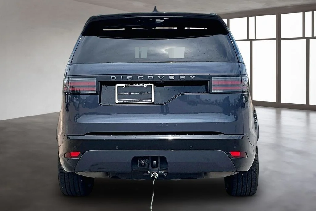 Used 2024 Blue Land Rover Dynamic SE image 4