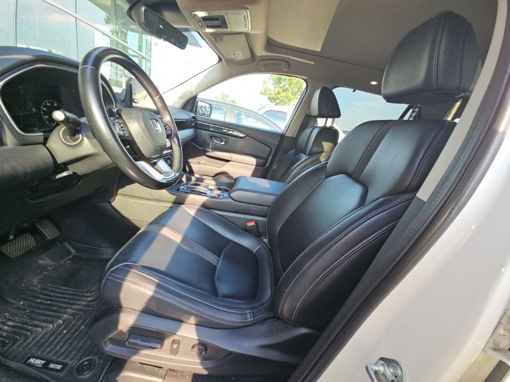 Used 2023 White Honda Touring image 13