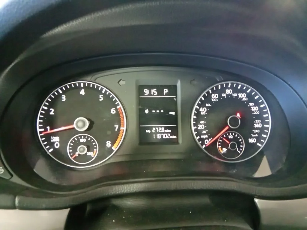 Used 2014 Platinum Gray Metallic Volkswagen 2.5L Wolfsburg Edition image 11