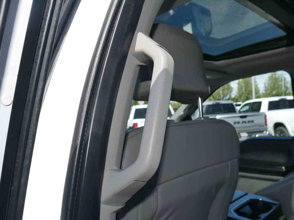 Used 2016 White Ford Lariat image 18