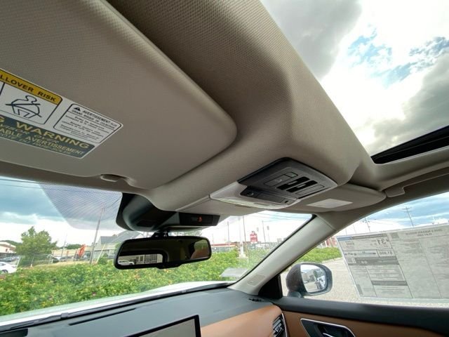 New 2026 Everest White Pearl TriCoat / Super Black Two-tone Nissan Platinum image 9