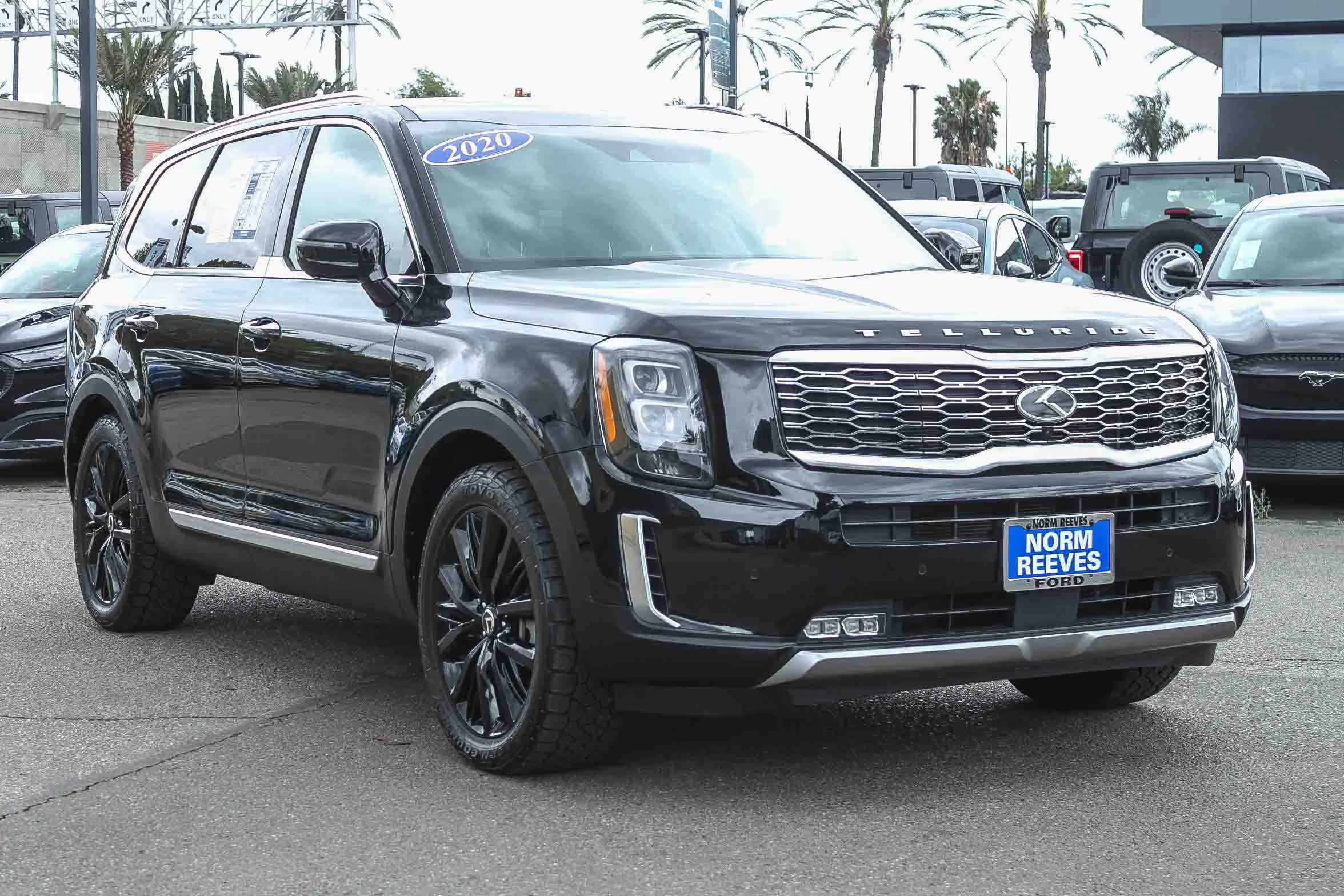 Used 2020 Ebony Black Kia SX image 3