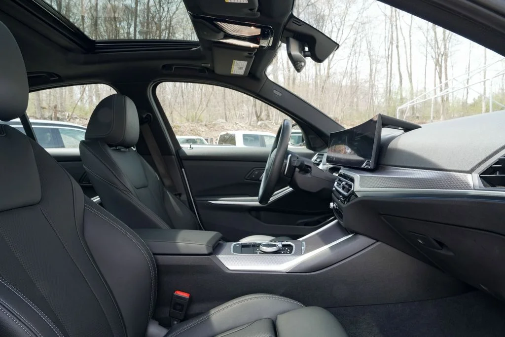 2024 BMW 3 Series 330i - Photo 40