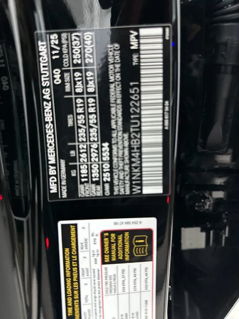 Used 2026 Black Mercedes-Benz GLC 300 image 31