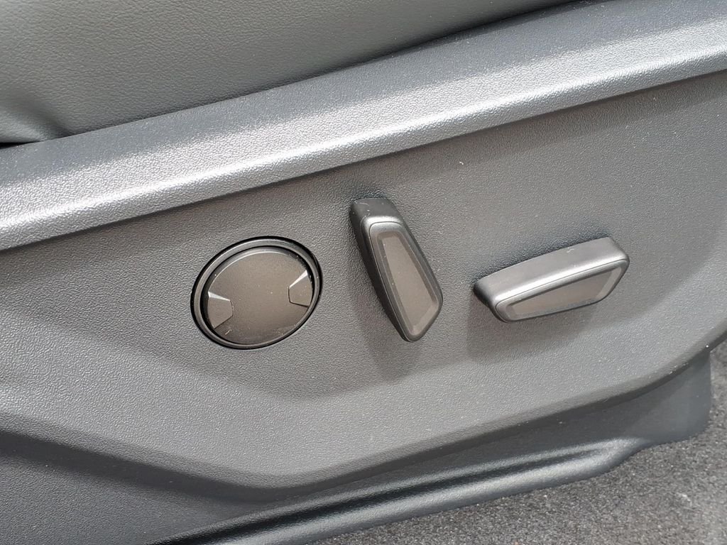 New 2026 Star White Metallic Tri-Coat Ford MAX Active image 11