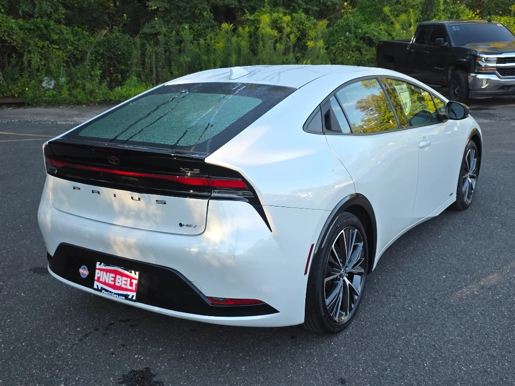 Used 2023 Wind Chill Pearl Toyota XLE image 16
