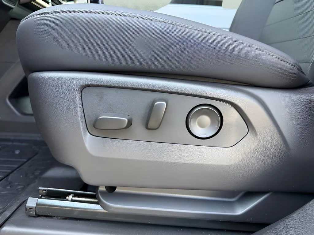 Used 2025 Black GMC 2X image 12