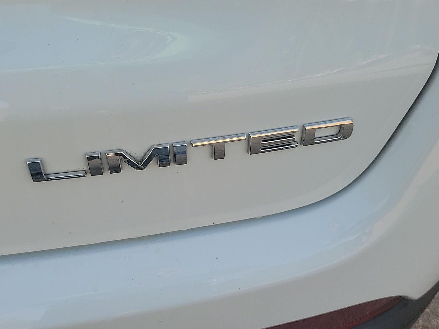 Used 2025 Bright White Clearcoat Jeep Limited image 18