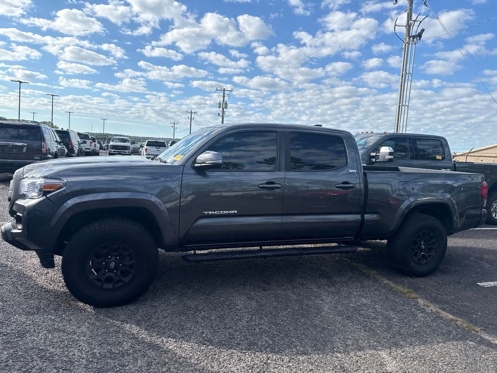 Used 2022 Gray Toyota SR5 image 4