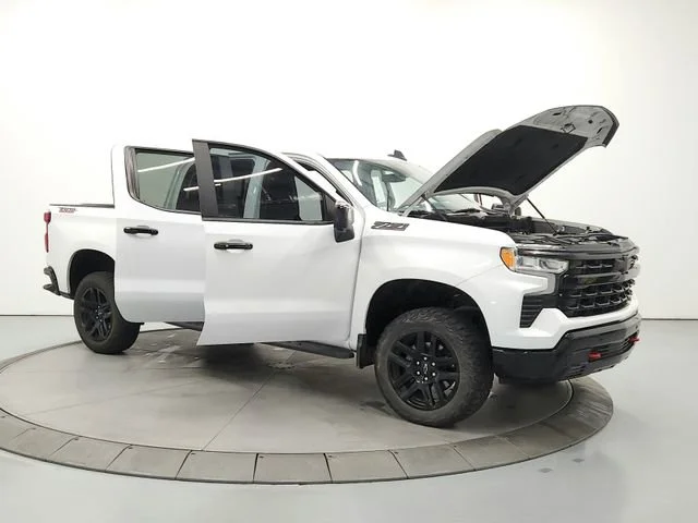 Used 2024 Summit White Chevrolet LT Trail Boss image 9