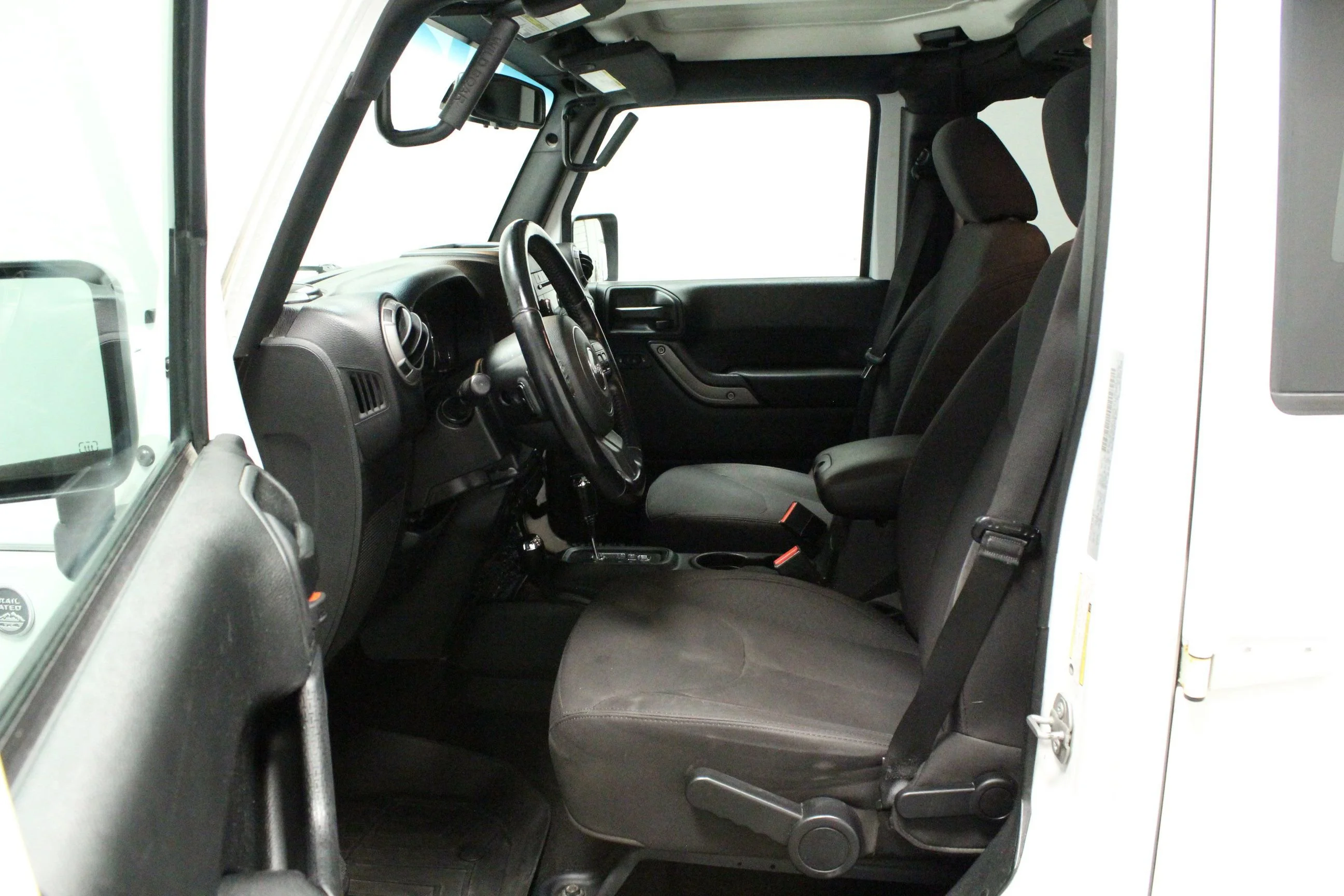 Used 2018 Bright White Clearcoat Jeep Sport image 13