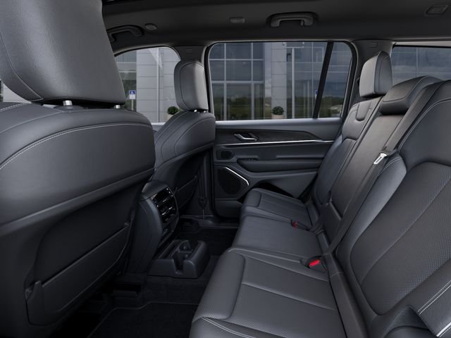 New 2026 Diamond Black Crystal Pearl-Coat Exterior Paint Jeep Limited image 23