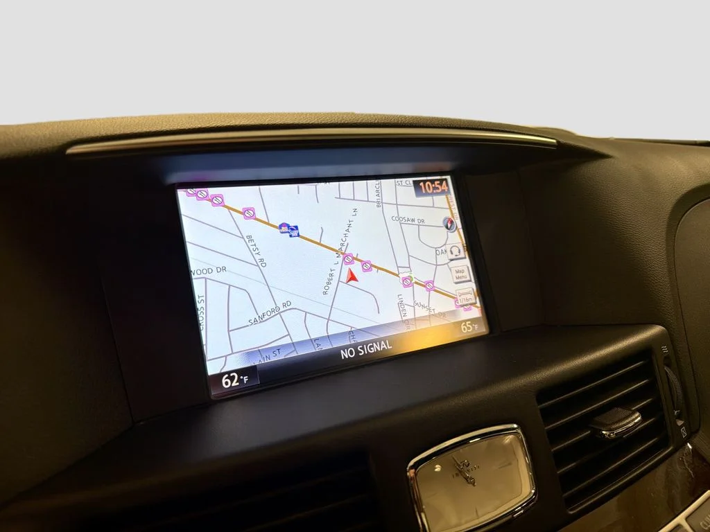 Used 2017 Black Obsidian INFINITI 5.6 image 14