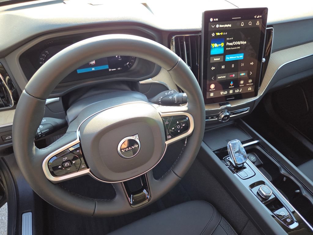 2026 Volvo XC60 Plus - Photo 34
