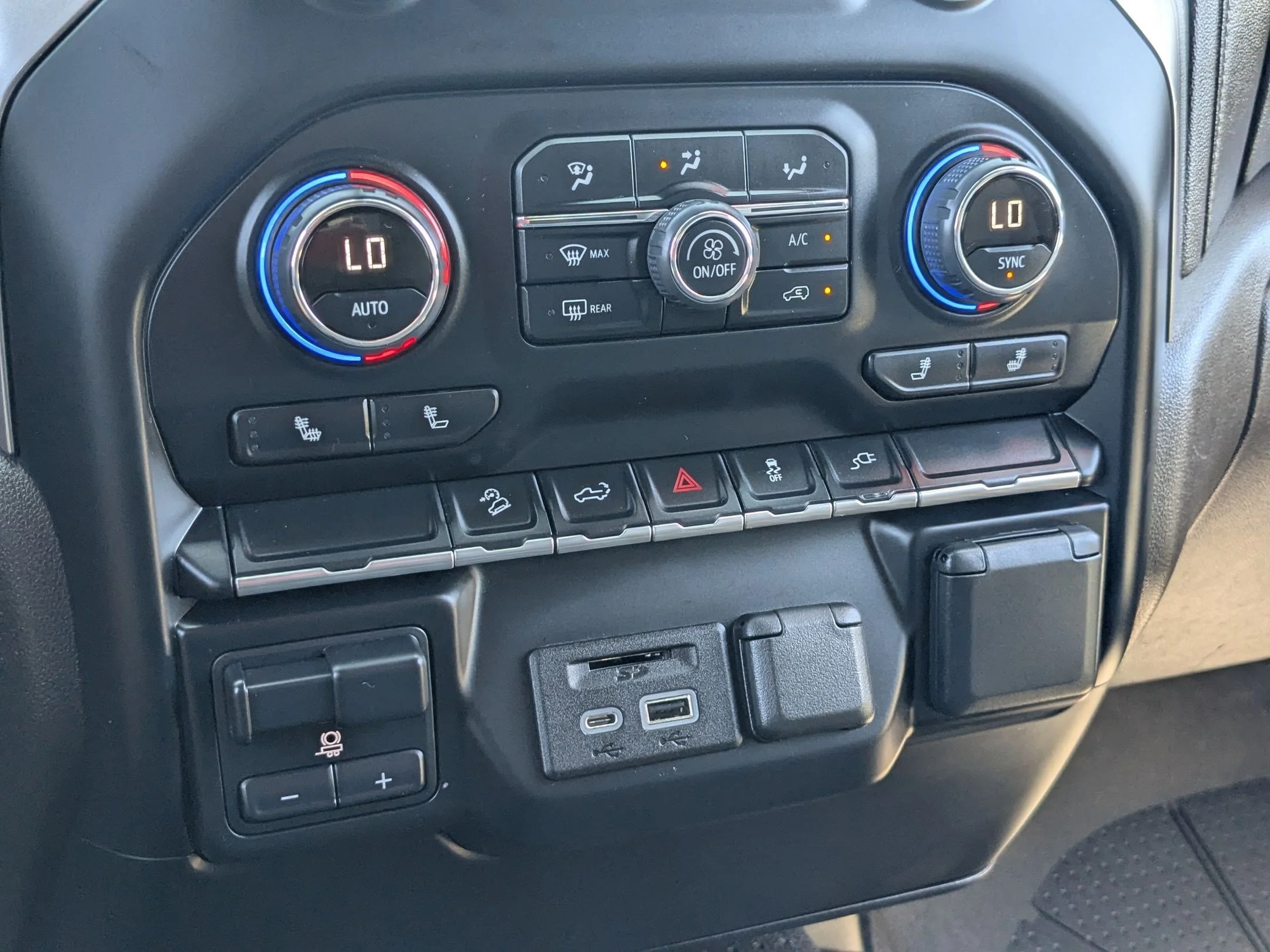 Used 2022 Summit White Chevrolet LT image 25