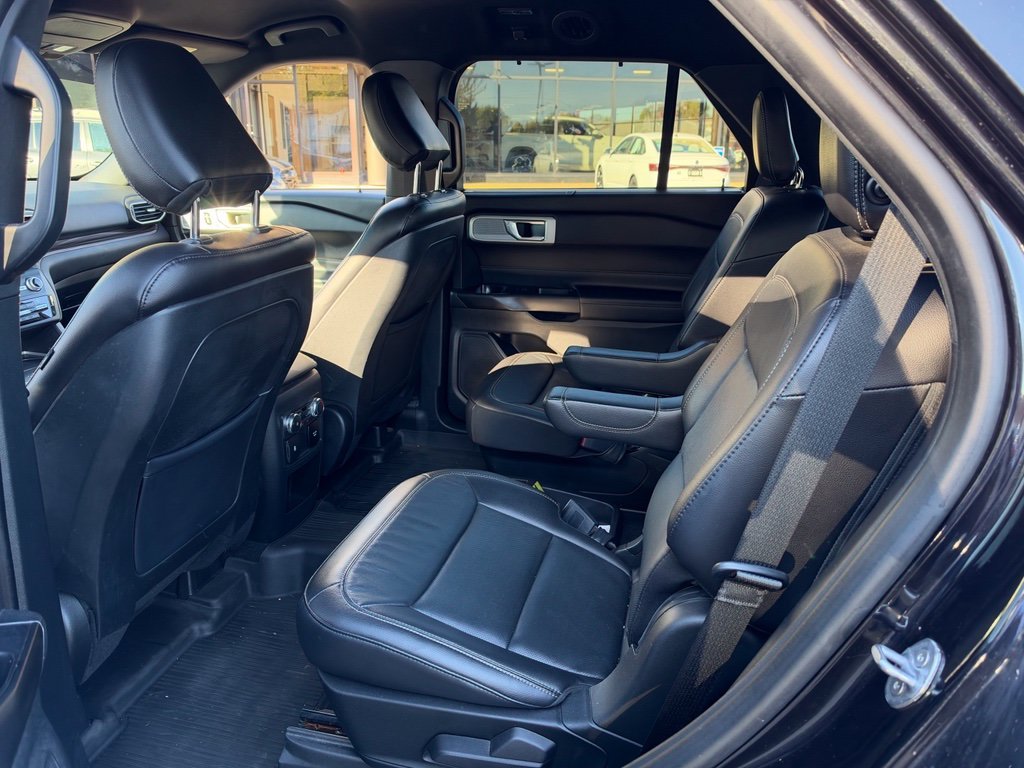 Used 2020 Black Ford Limited image 9