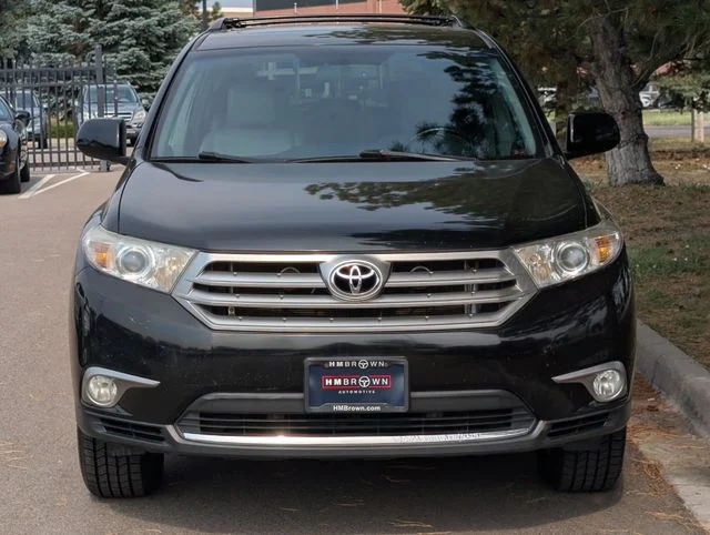 Used 2013 Black Toyota SE image 6