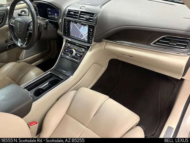 Used 2017 Gold Lincoln Reserve image 14