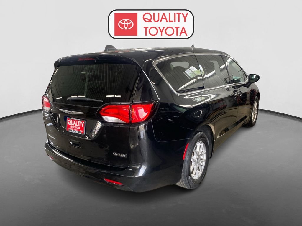 Used 2024 Black Chrysler LX image 3
