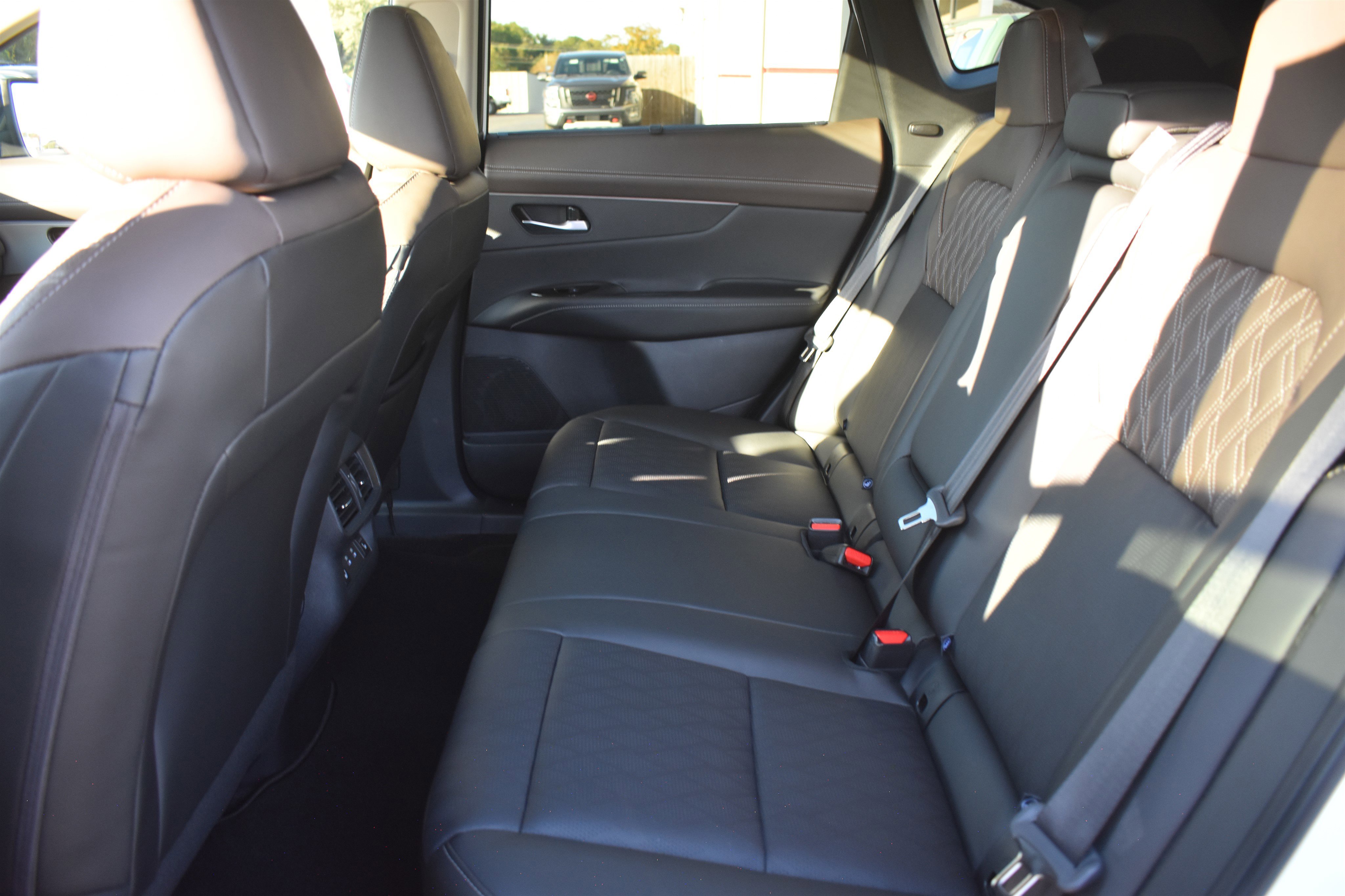 2026 Nissan Murano Platinum - Photo 16