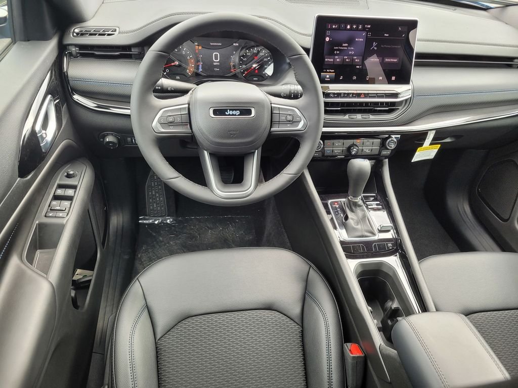 New 2026 Hydro Blue Pearlcoat Jeep Latitude image 7