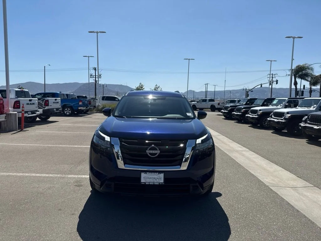 Used 2024 Blue Nissan SV image 3