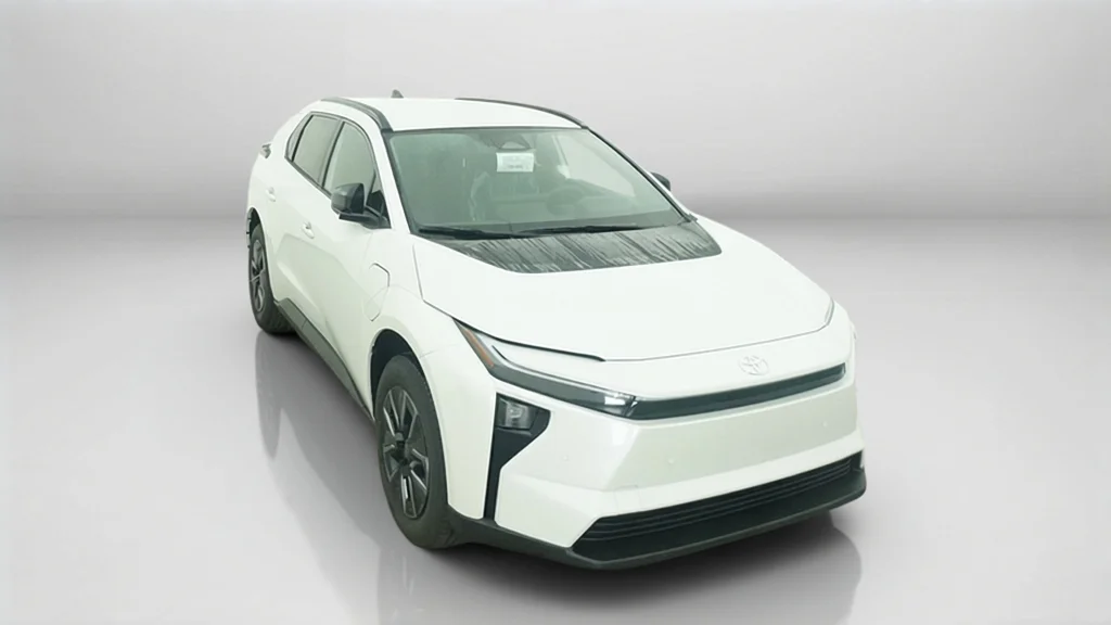 New 2027 Wind Chill Pearl Toyota XLE image 4