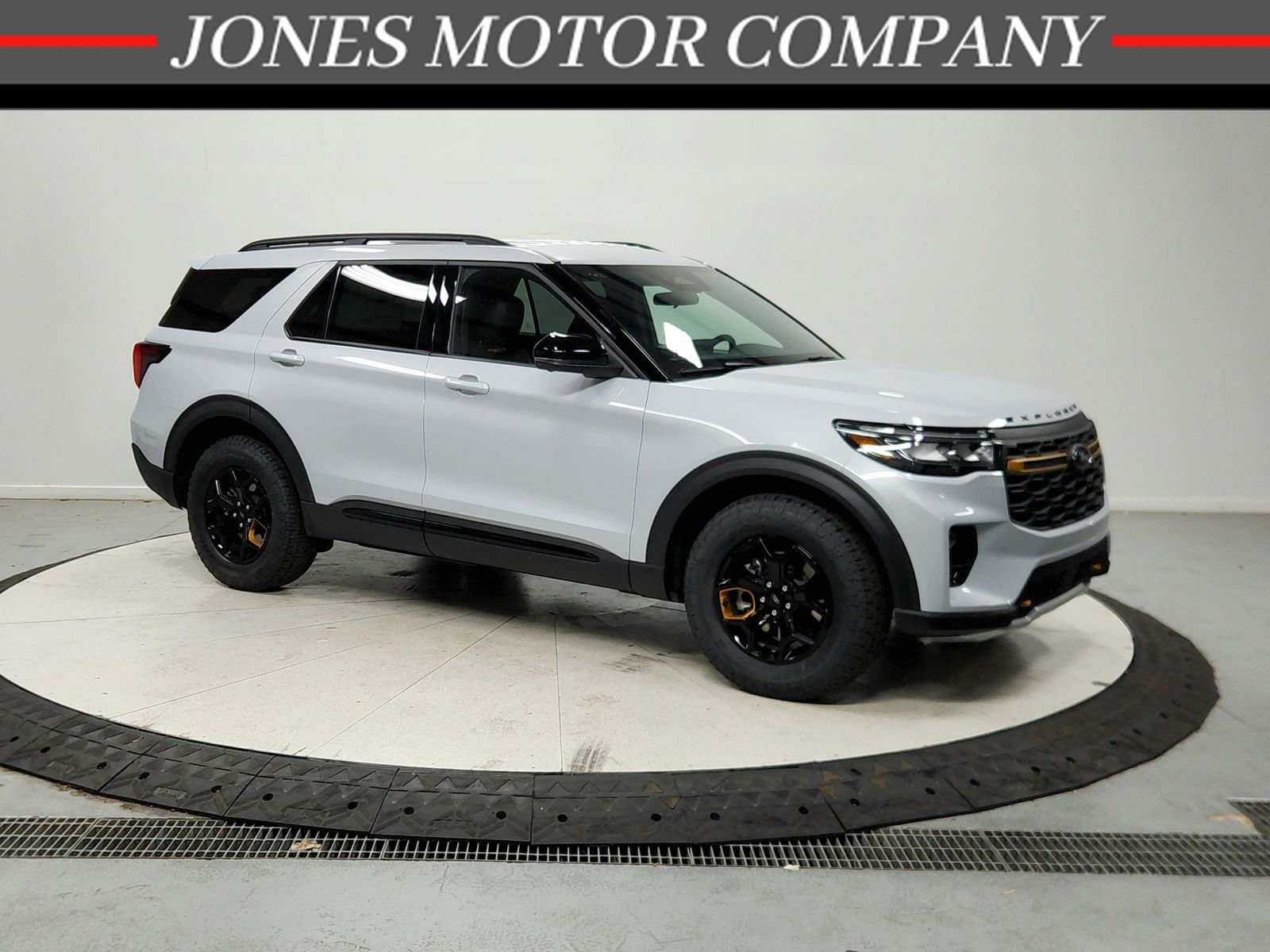 New 2026 Space White Metallic Ford Tremor® image 1