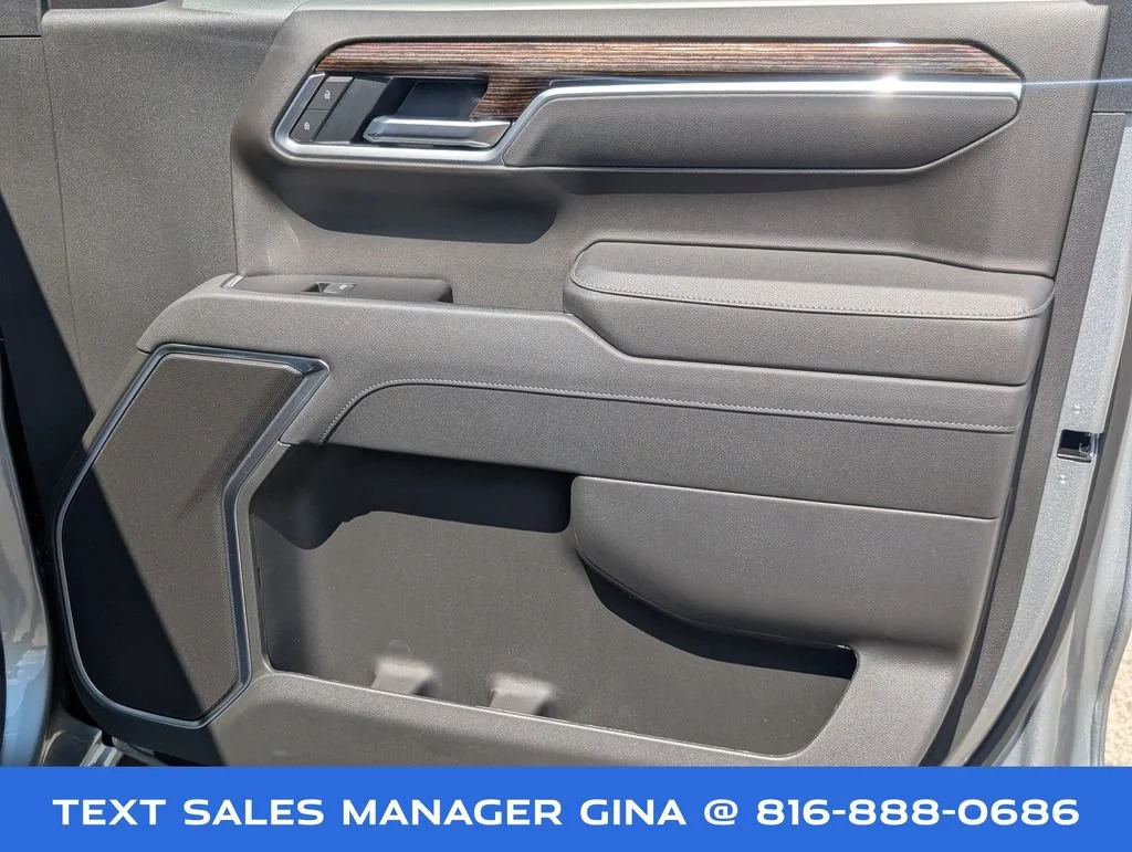 New 2026 Sterling Metallic GMC Elevation image 35