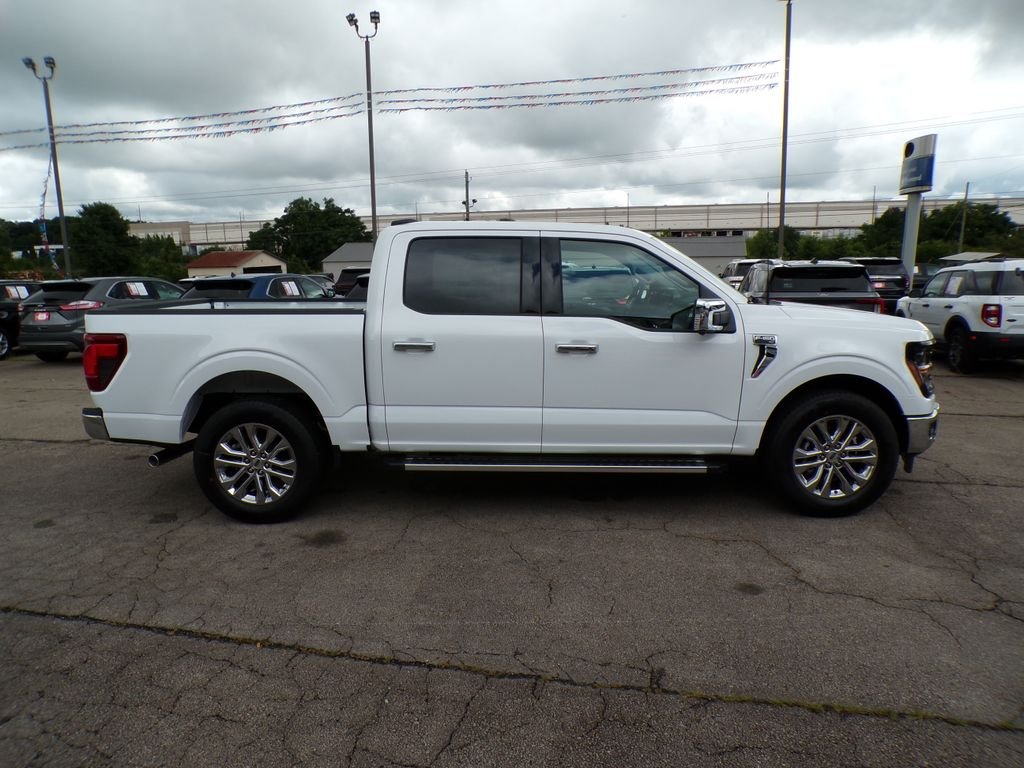New 2026 Oxford White Ford XLT image 8