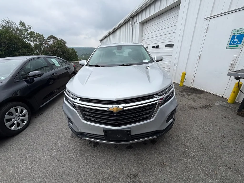 Used 2022 Silver Ice Metallic Chevrolet LT image 8