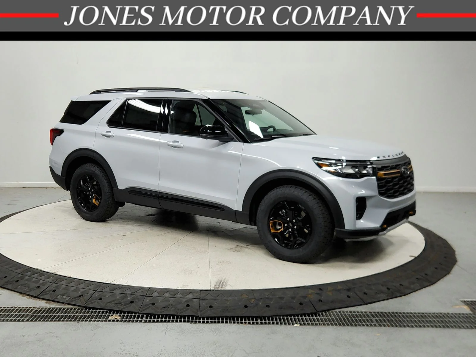 New 2026 White Ford Tremor image 1