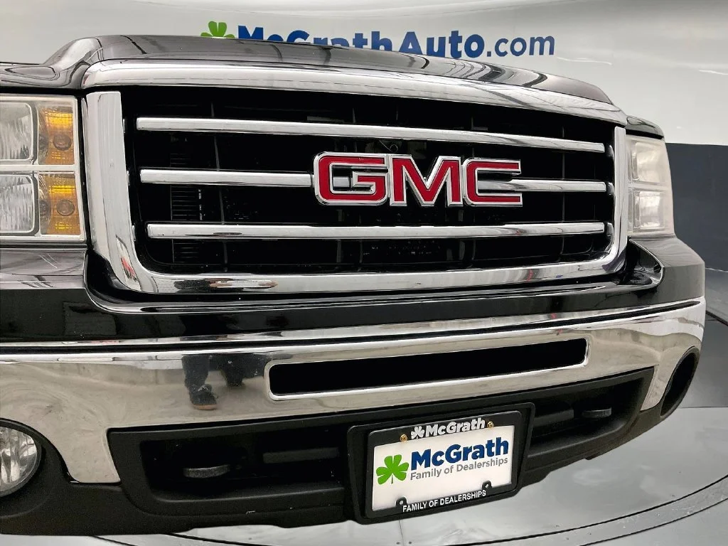 Used 2013 Black GMC SLE image 33