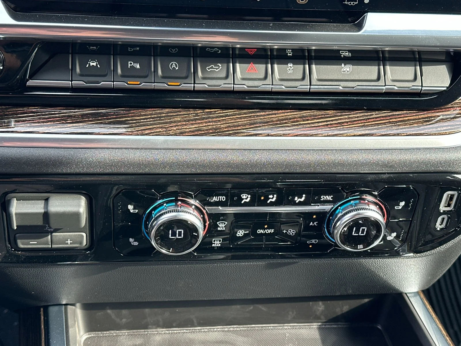 New 2026 Onyx Black GMC Denali Ultimate image 19