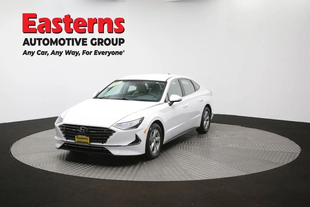 Used 2023 White Hyundai SE image 54