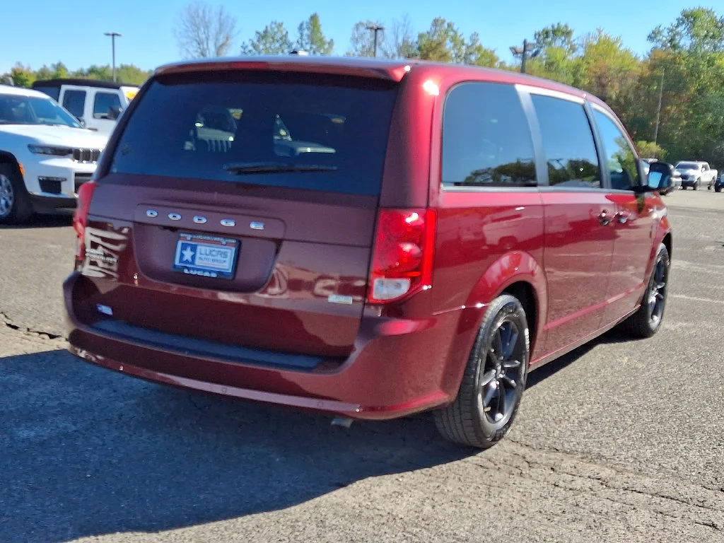 Used 2019 Red Dodge SXT image 11