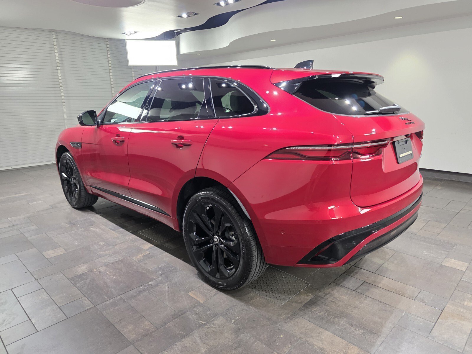 New 2026 Firenze Red JAGUAR P250 R-DYNAMIC S image 4
