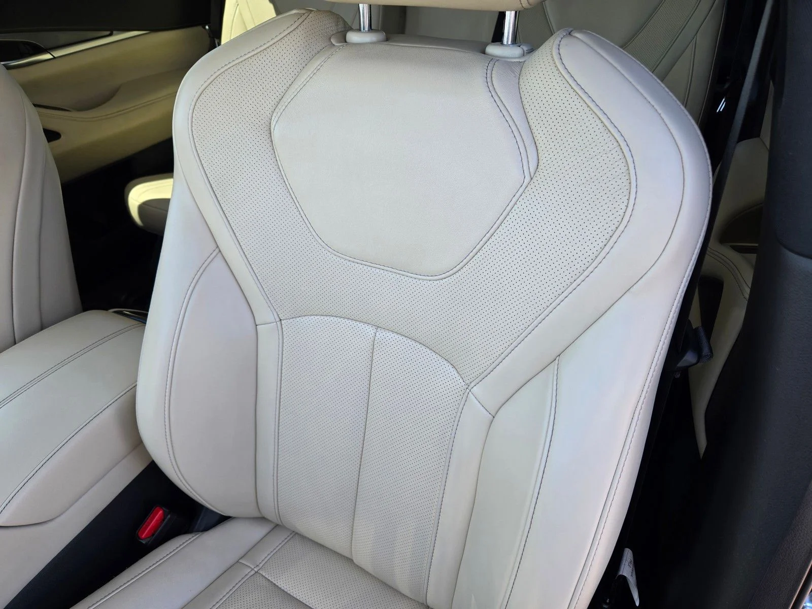 Used 2023 Grand Blue INFINITI LUXE image 20