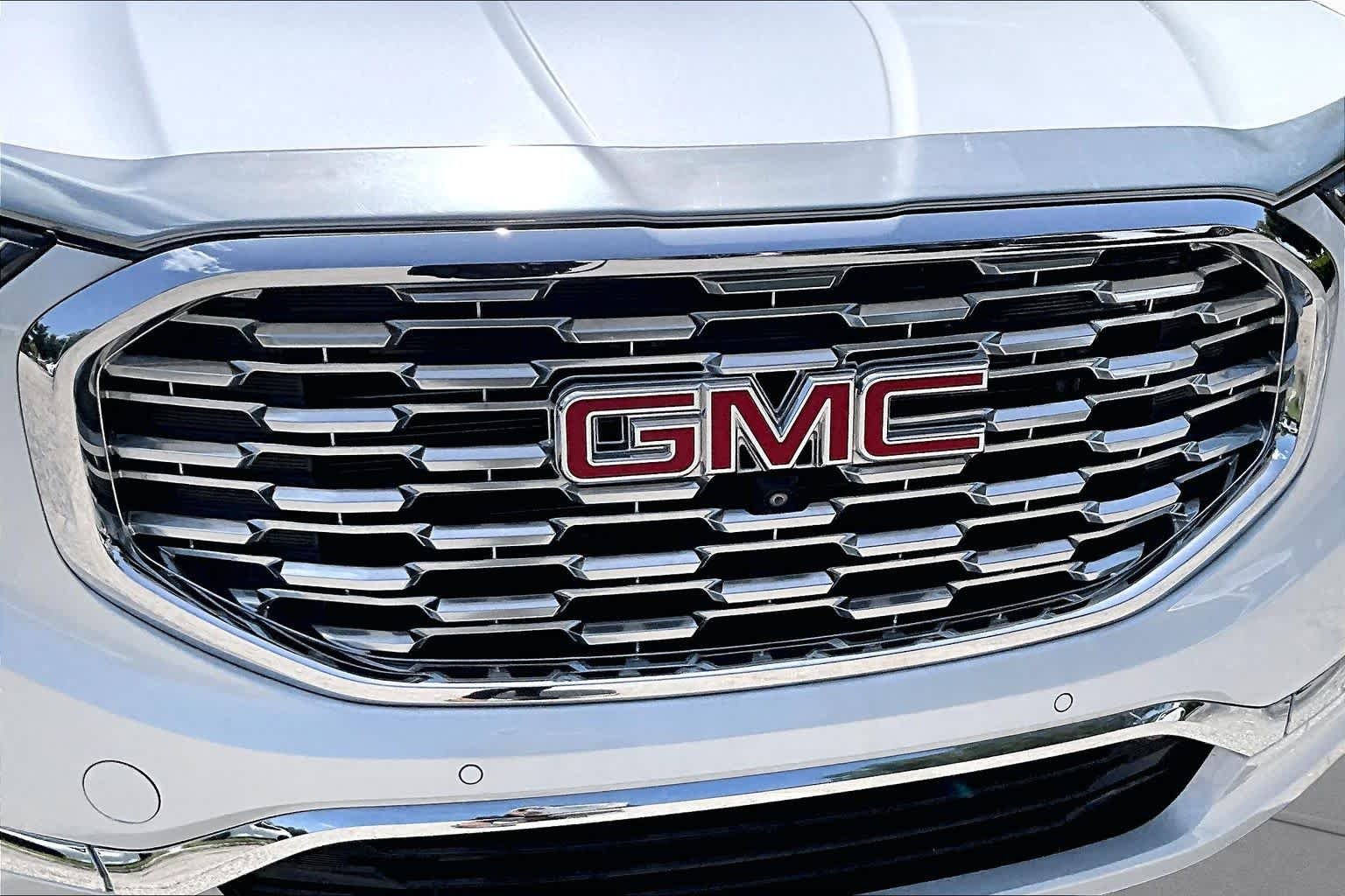 Used 2020 White Frost Tricoat GMC Denali image 30