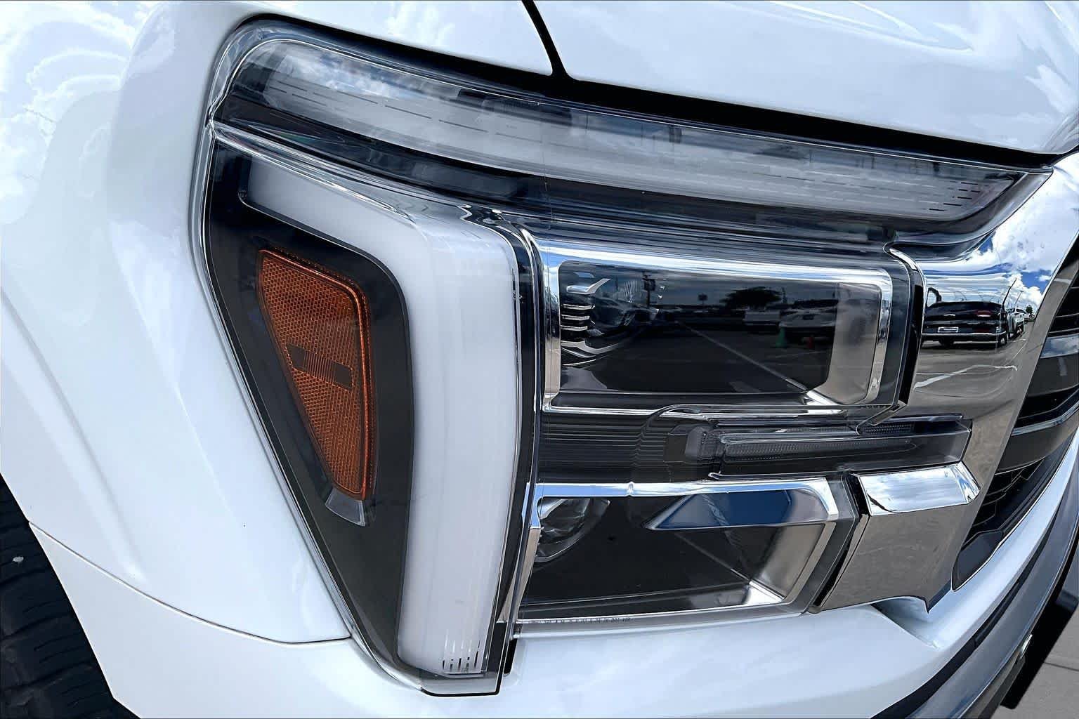 Used 2024 Oxford White Ford LARIAT image 28