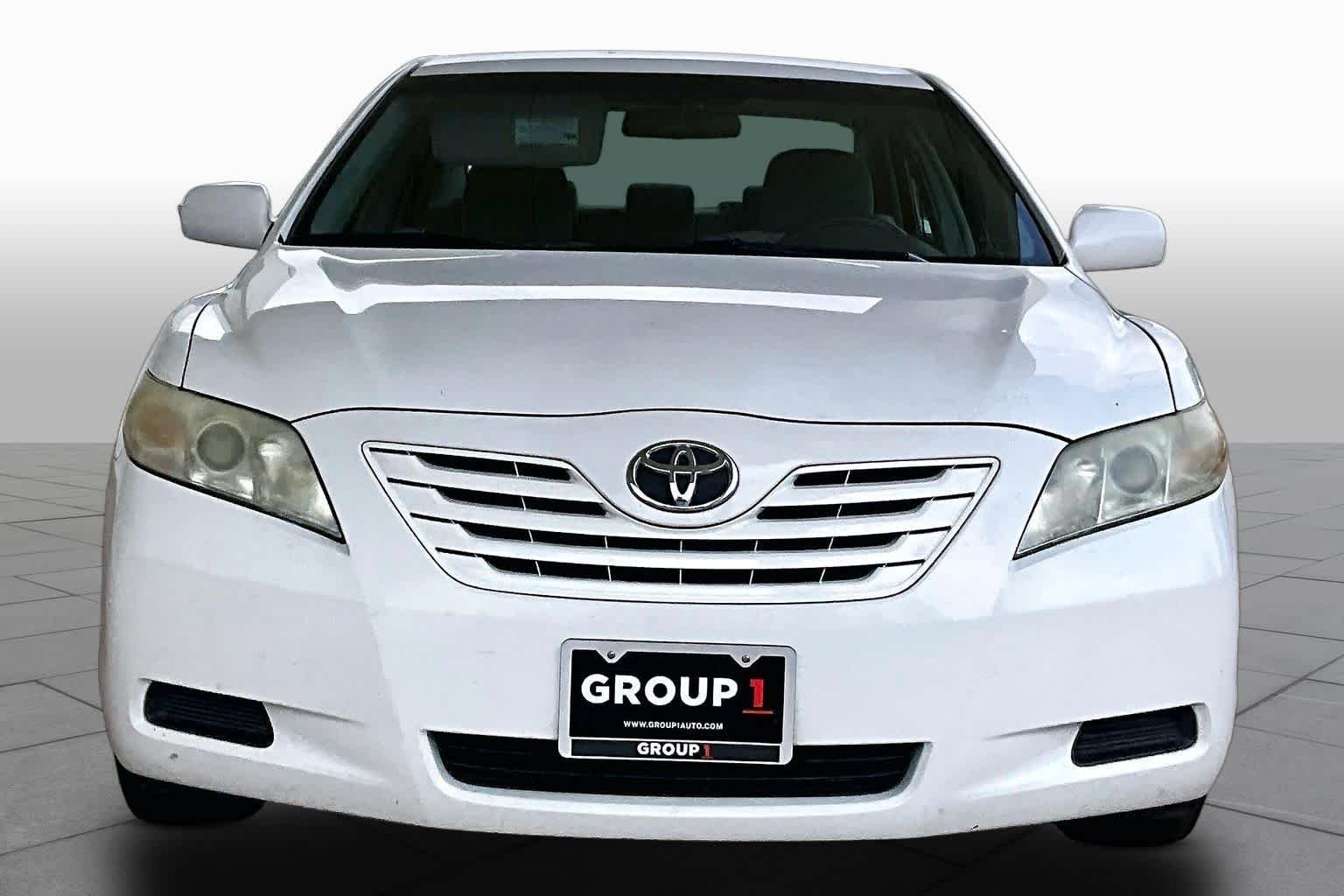 Used 2009 Super White Toyota  image 3