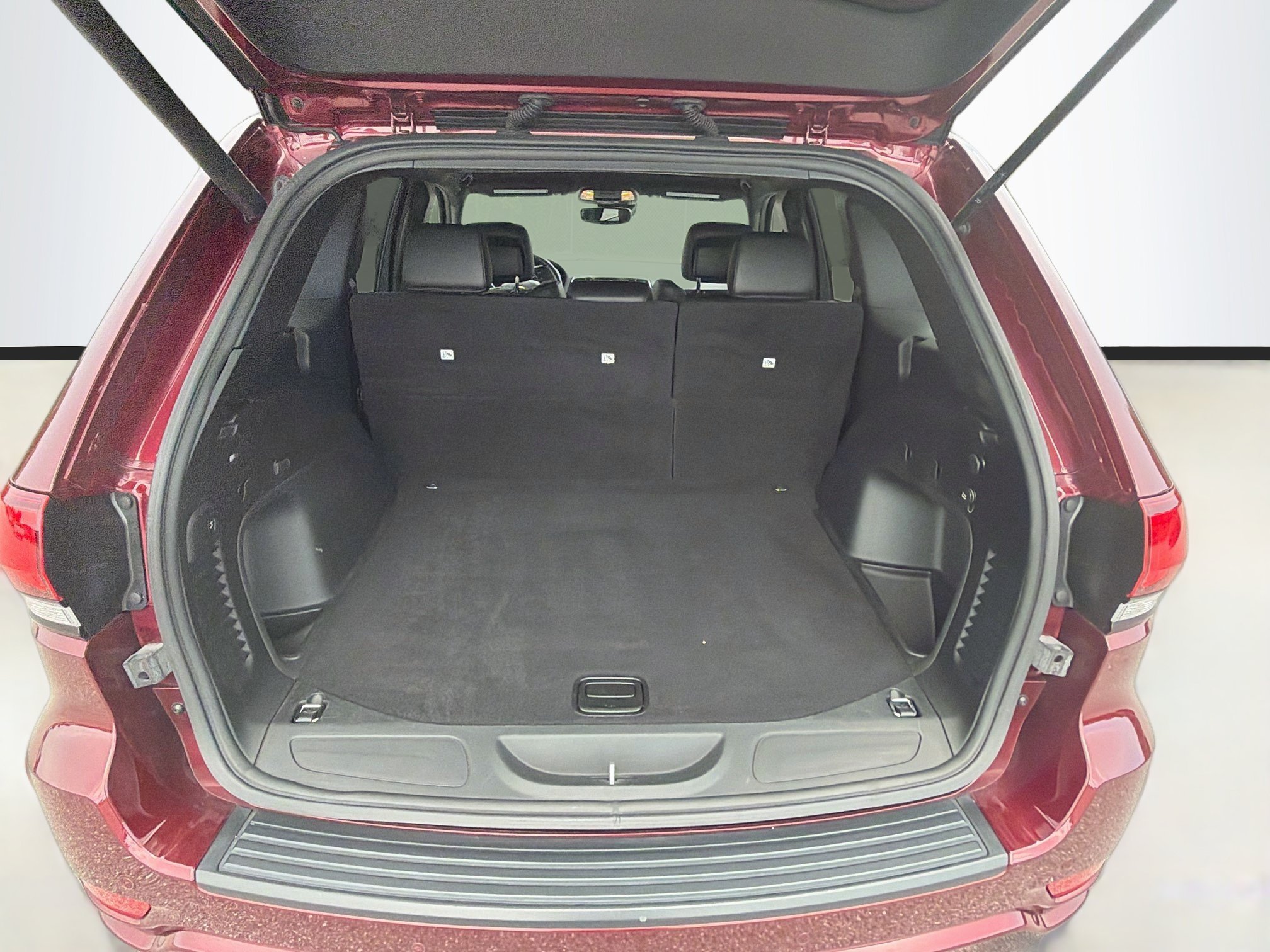 Used 2022 Velvet Red Pearlcoat Jeep Laredo X image 12