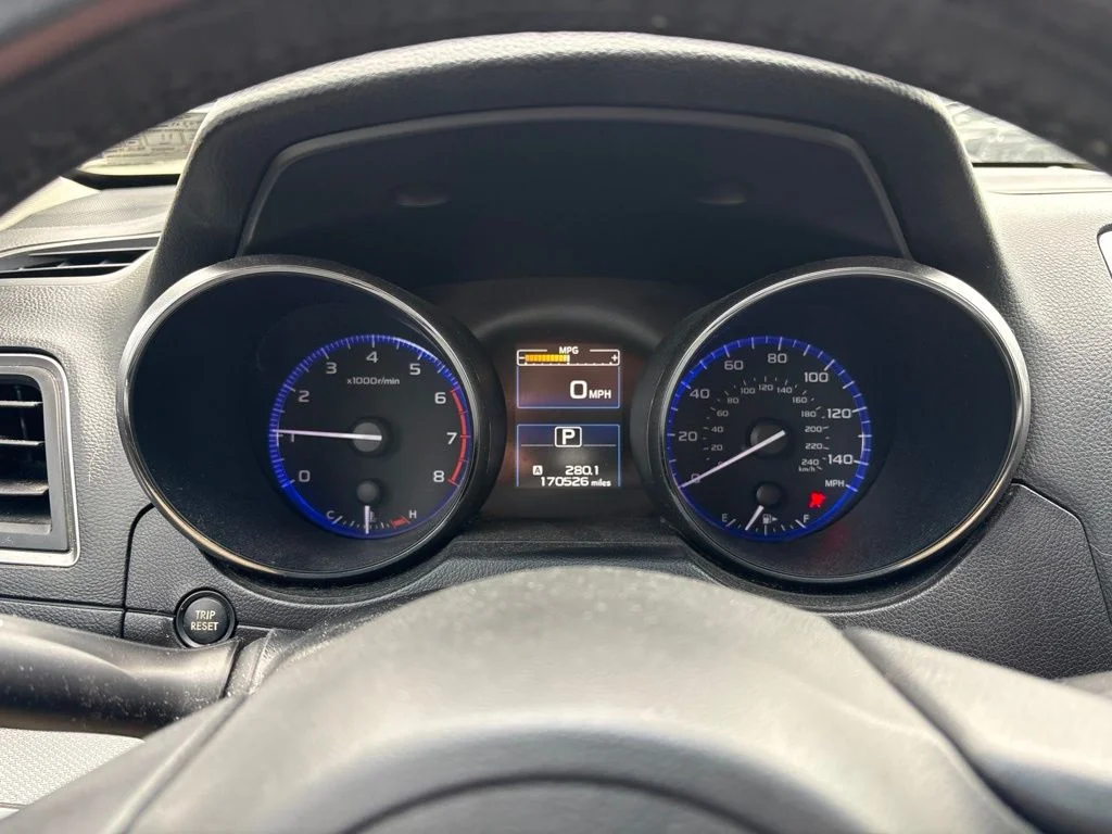 Used 2016 Silver Subaru 2.5i image 17