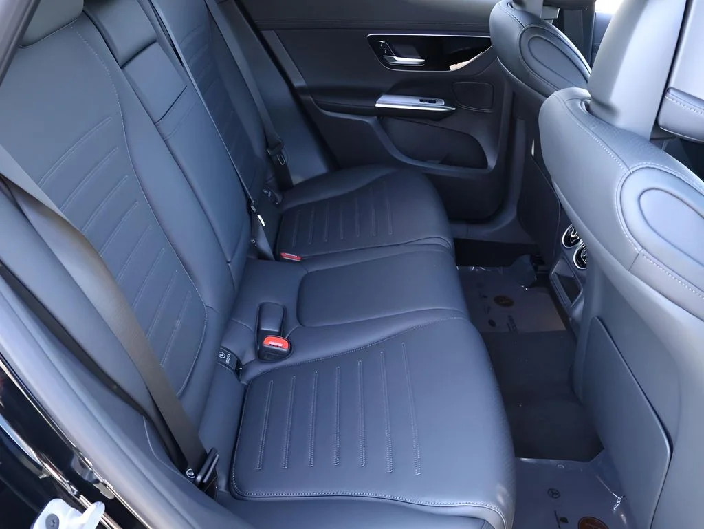 New 2026 Black Mercedes-Benz GLC 300 image 19