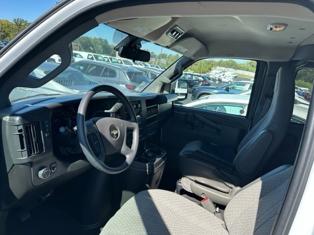 Used 2025 Summit White Chevrolet 1LT image 6