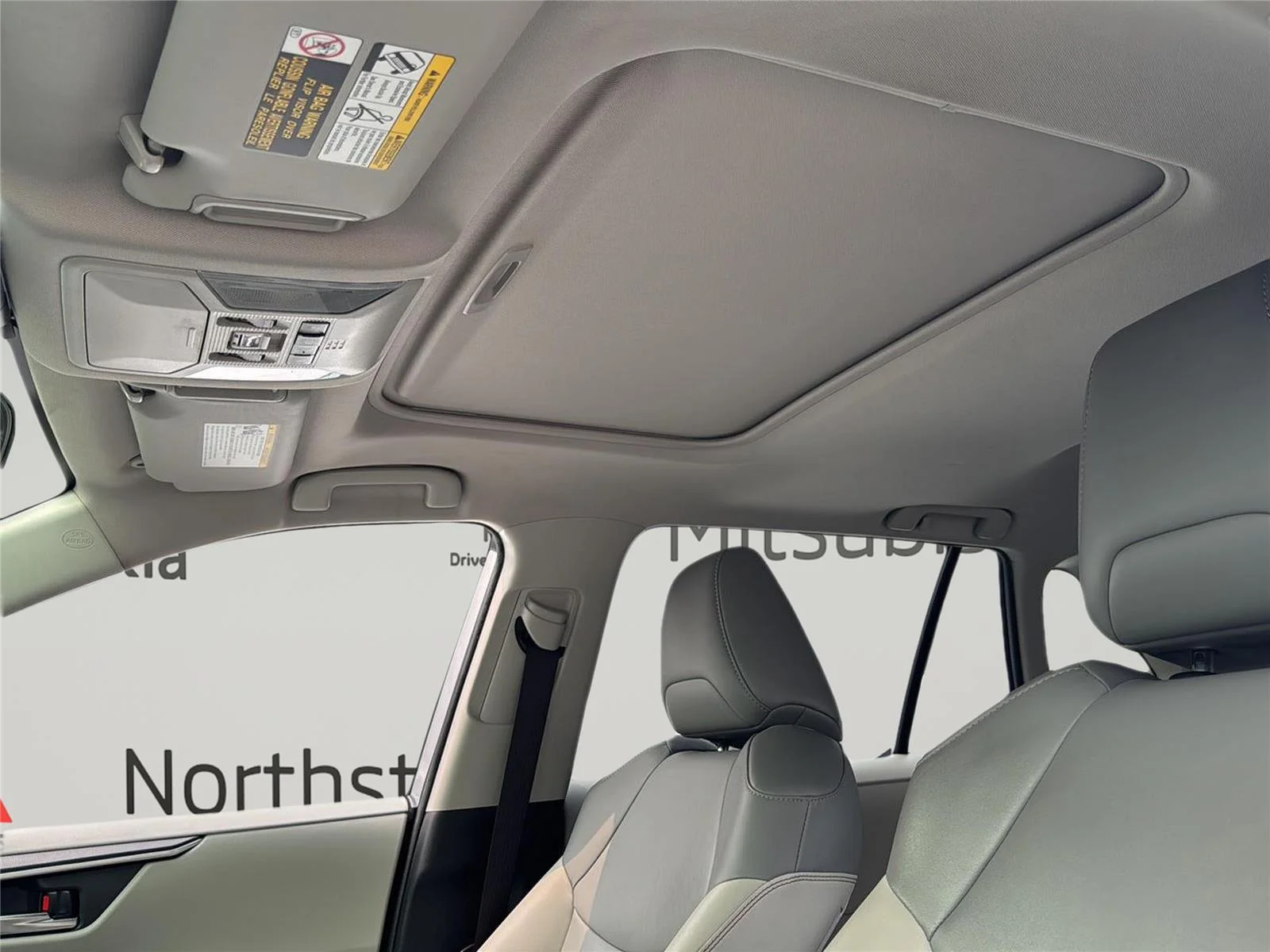 Used 2019 Silver Sky Metallic Toyota XLE Premium image 19