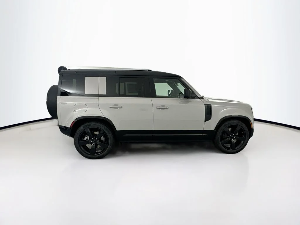 New 2026 Borasco Grey Land Rover X-Dynamic SE image 4